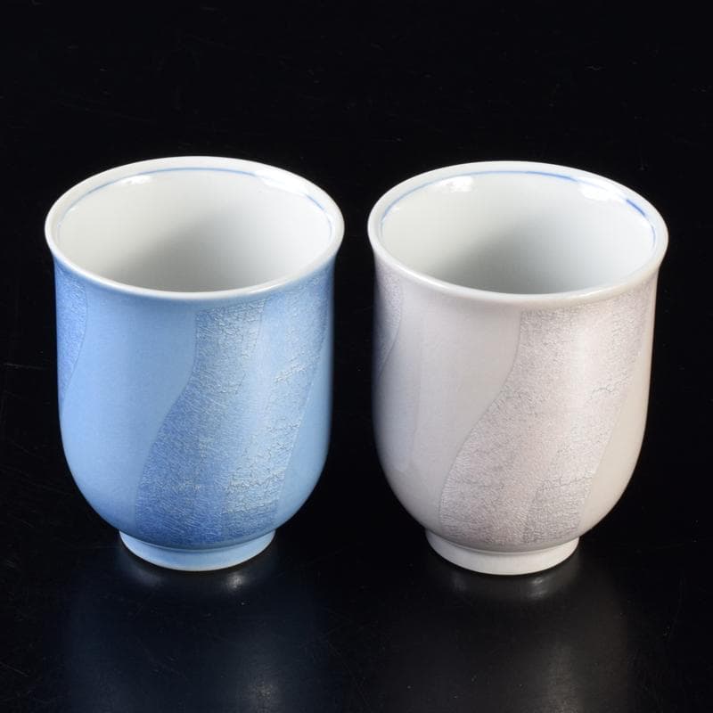 九谷焼　中田一於作　釉裏銀彩　湯呑　夫婦湯呑　共箱　V　7047