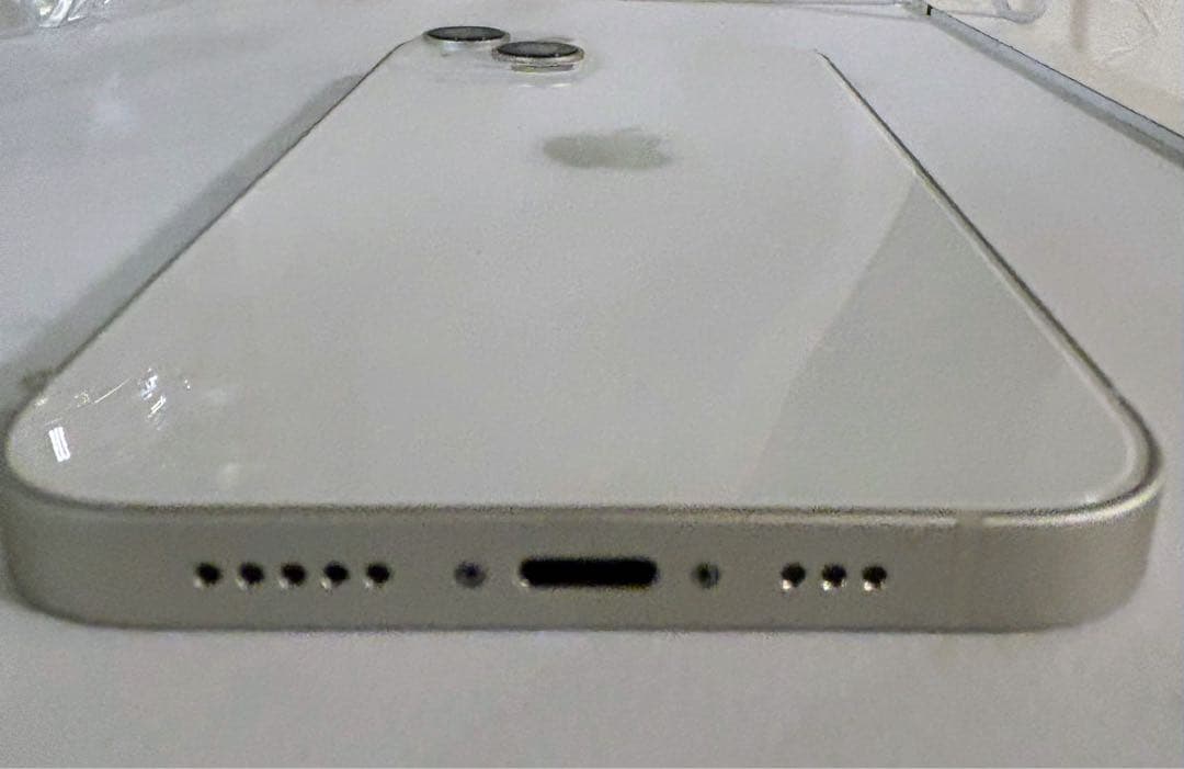 Apple iPhone13本体　スターライト128gb