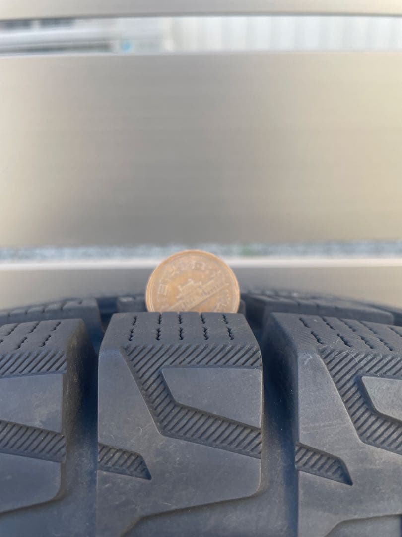 ハイエース スタッドレスタイヤ　G075