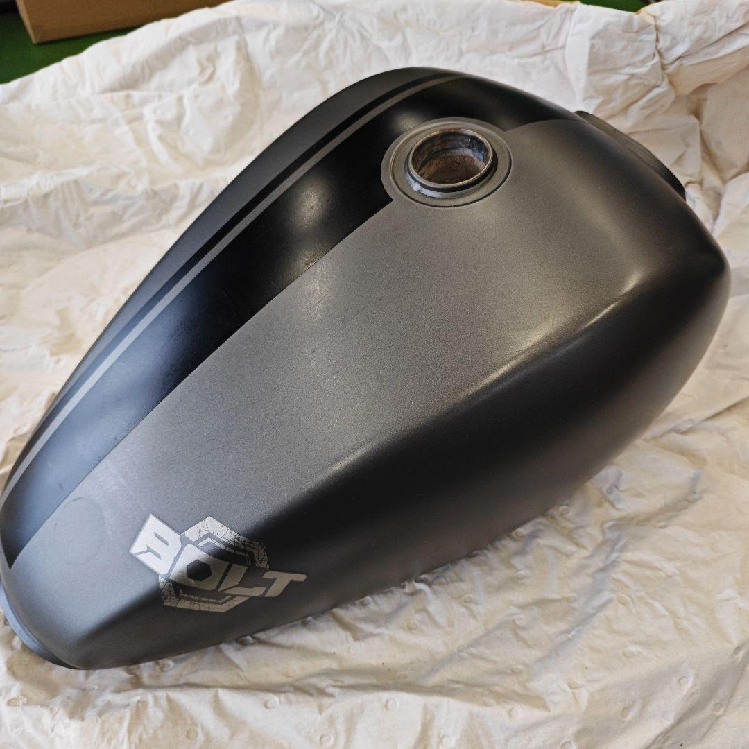 ヤマハ　ボルト950 ガソリンタンク