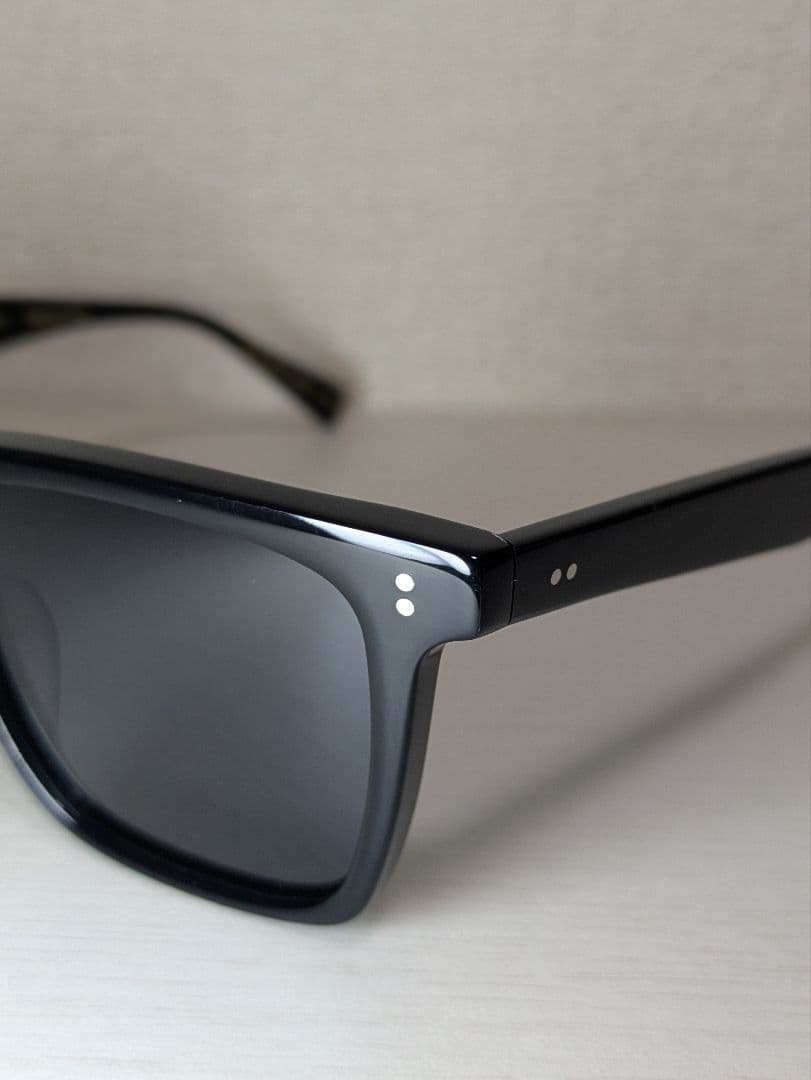 m23w様用オリバーピープルズ LachmanSunサングラス イタリア製 偏光