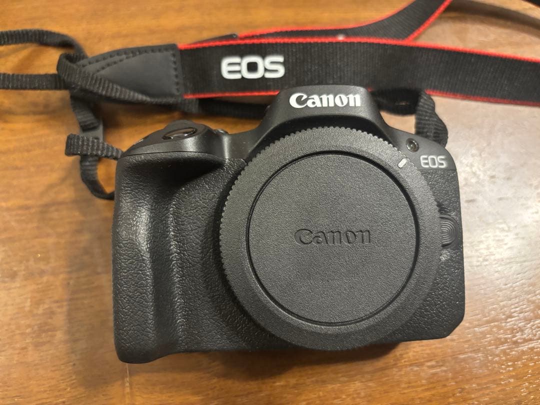 【昨年11月購入・保証書有】Canon EOS R50 ダブルズームキット