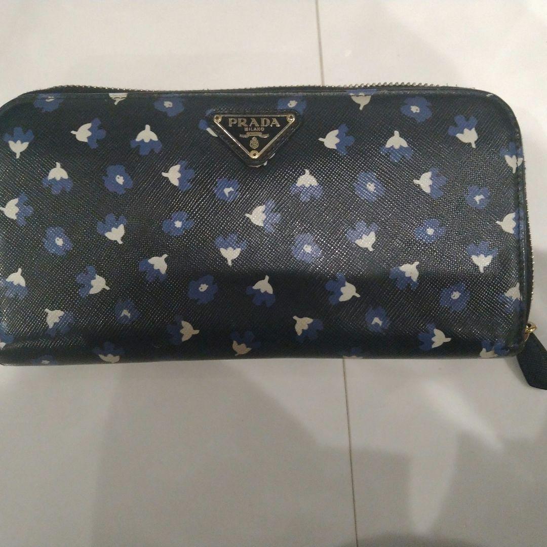 PRADA 長財布 箱付き