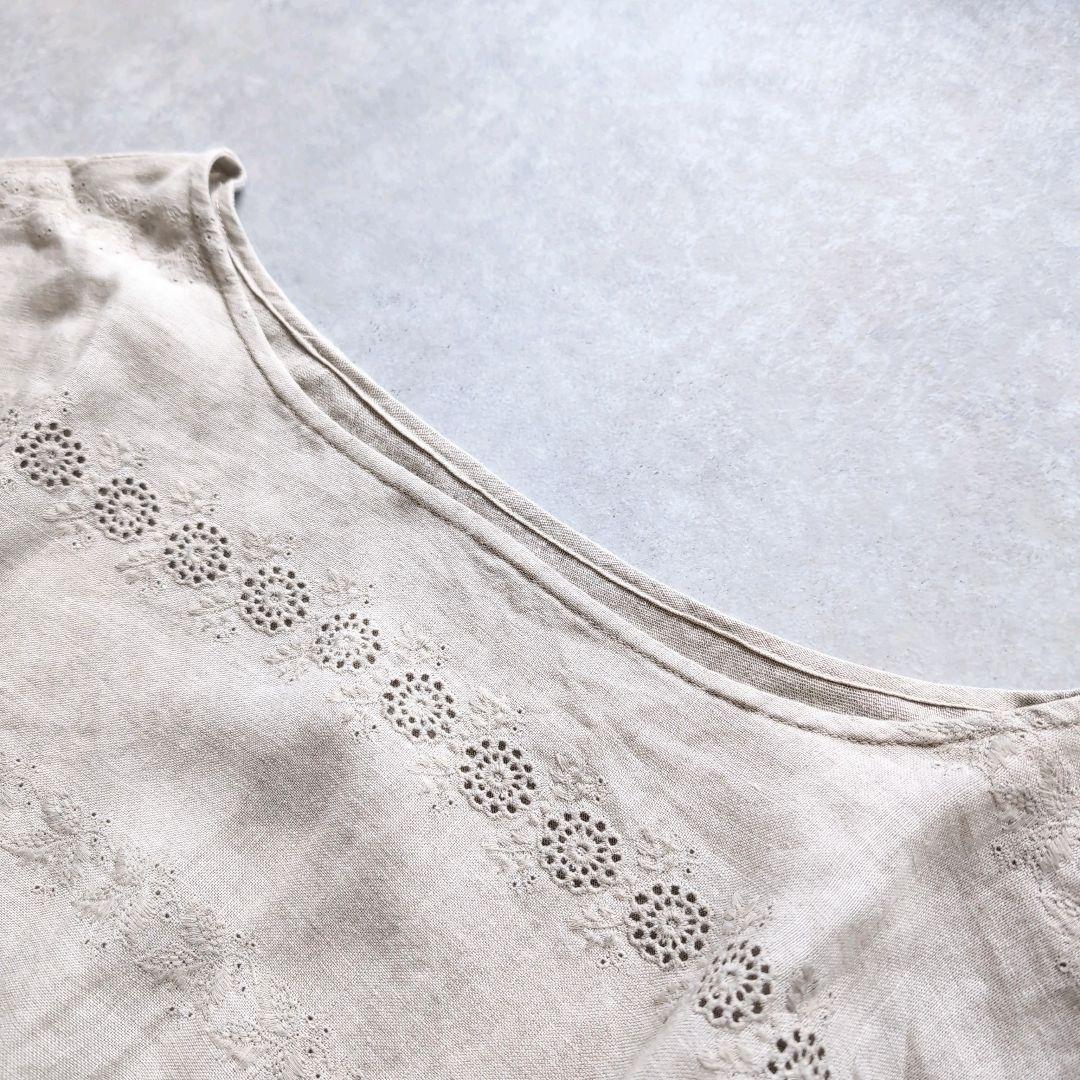 美品✨ 45R リネン天竺ワンピース カットワーク 膝丈 キナリサイズ0