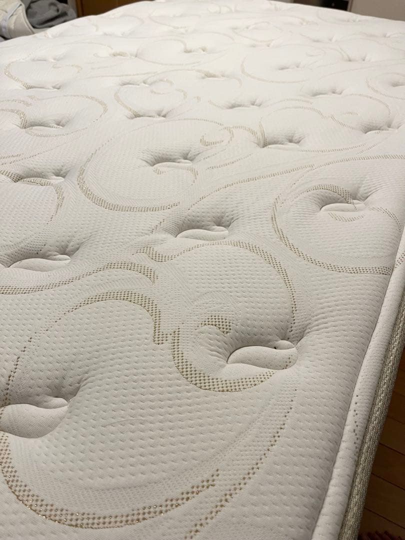 シモンズ ゴールデンバリューピロートップ　ボックススプリング　セミダブル