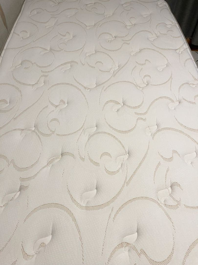 シモンズ ゴールデンバリューピロートップ　ボックススプリング　セミダブル