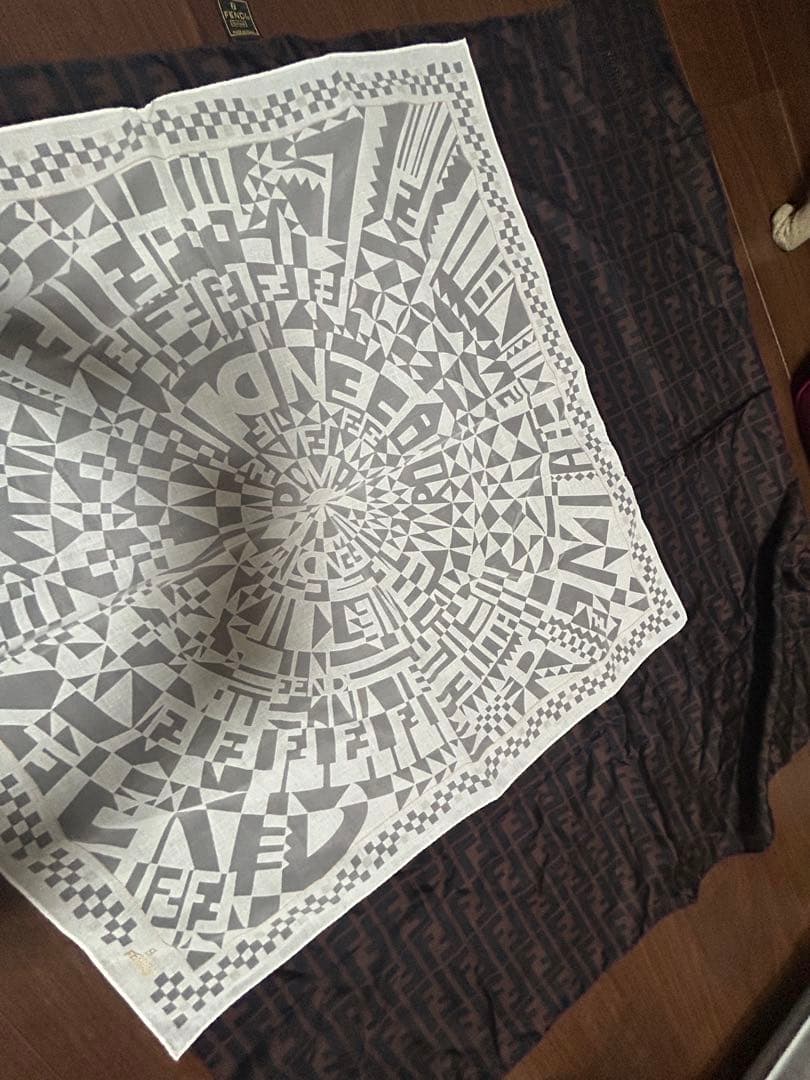 フェンディ スカーフ&大判ハンカチセット