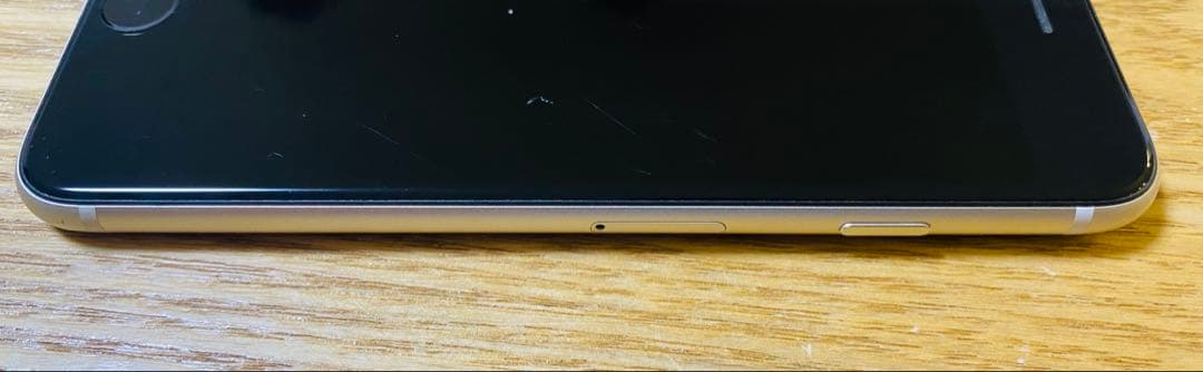 iPhoneSE 第3世代 64GB スターライト SIMフリー