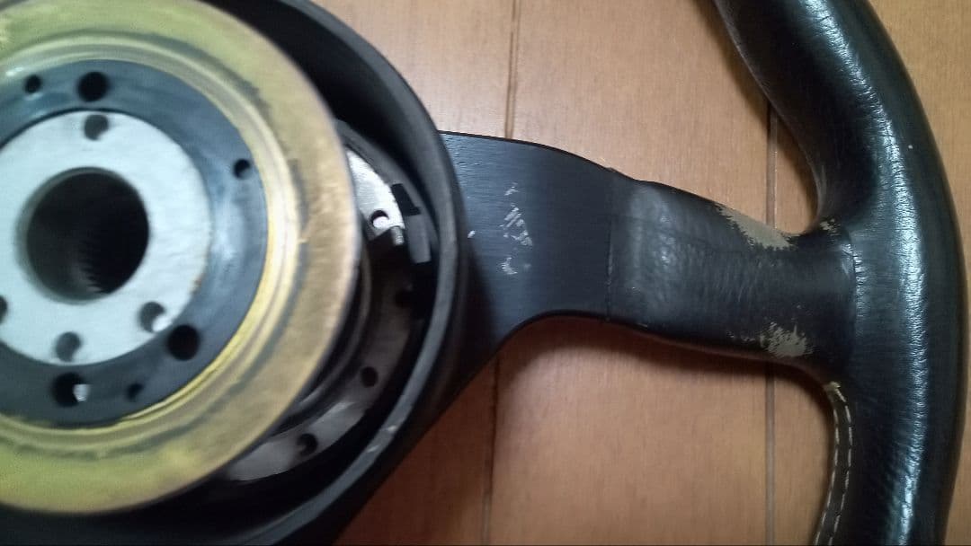 momo ステアリング　ボス付