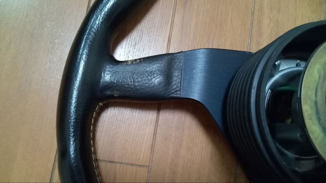 momo ステアリング　ボス付