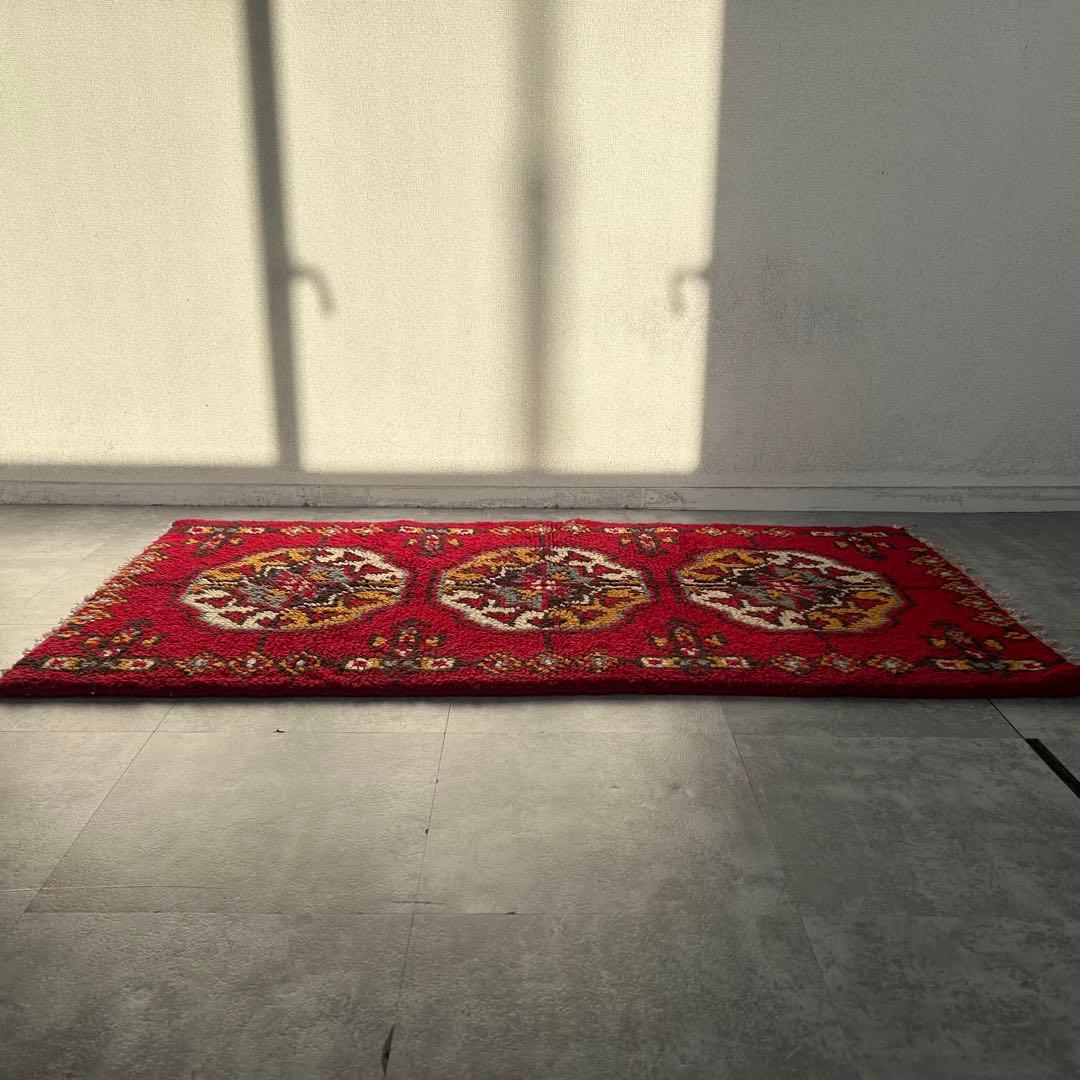 【1990s Vintage】ブルガリア産 125cm × 68cm 厚手ラグ