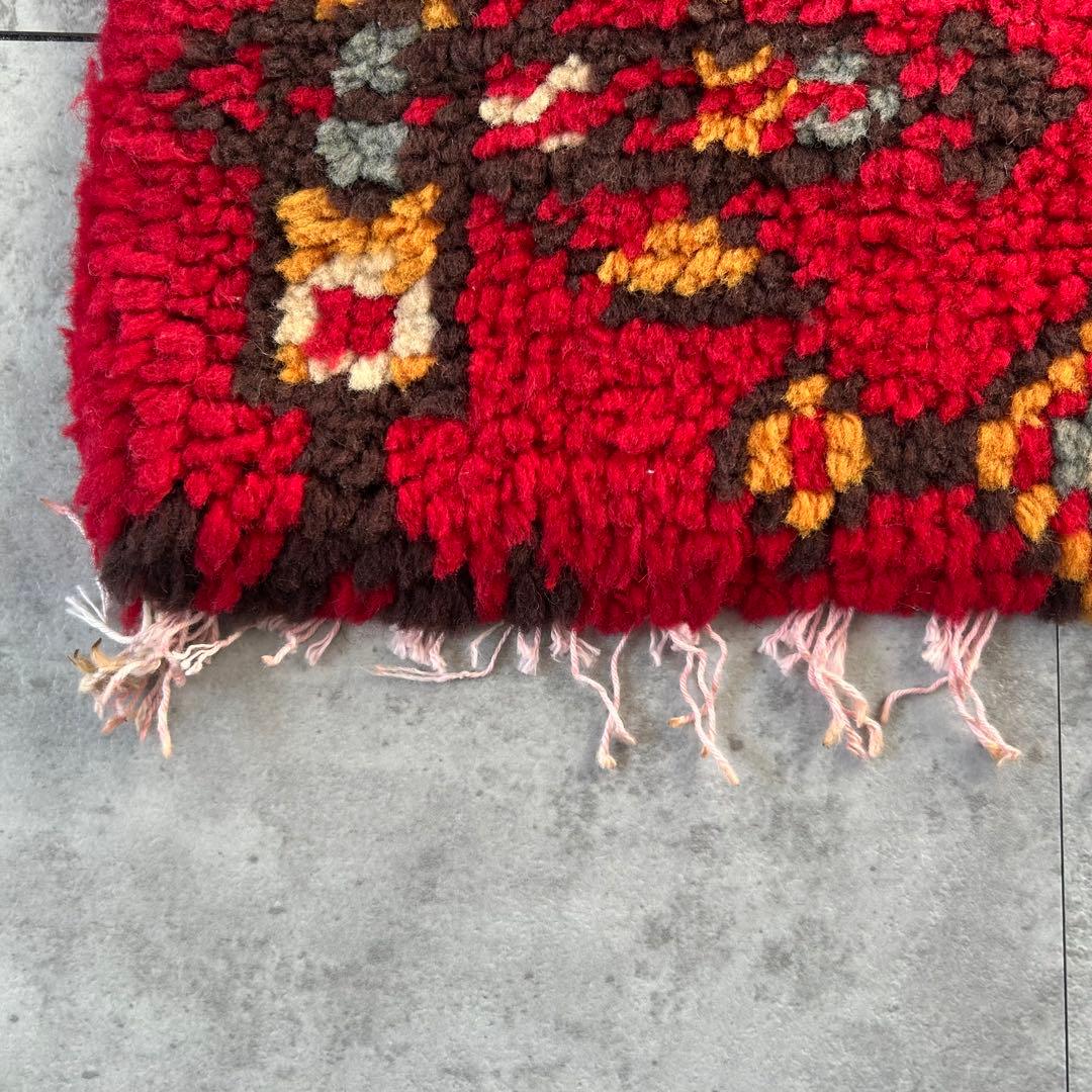 【1990s Vintage】ブルガリア産 125cm × 68cm 厚手ラグ