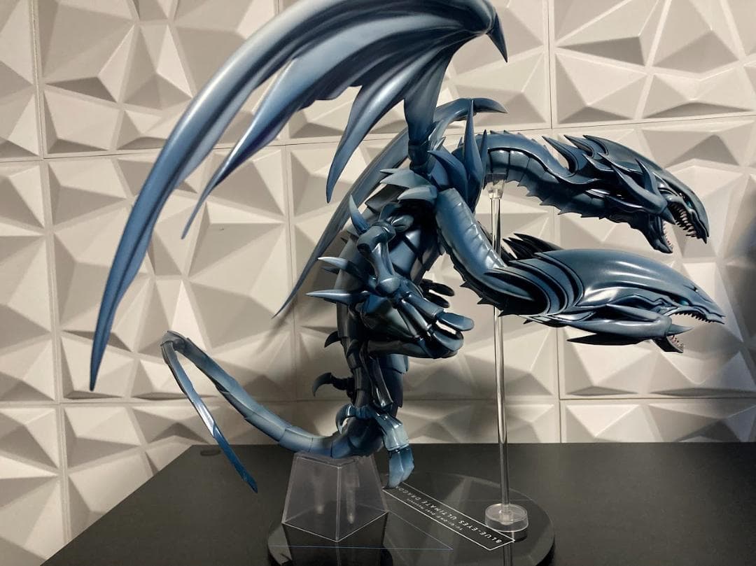 青眼の究極竜 フィギュア あみあみ　ブルーアイズ・アルティメットドラゴン