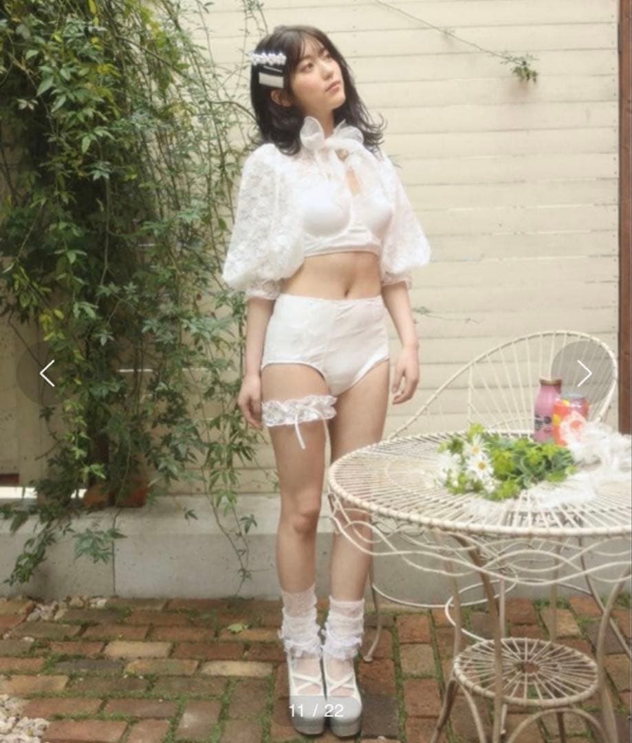 Swankiss ホワイトレース パール付き 水着