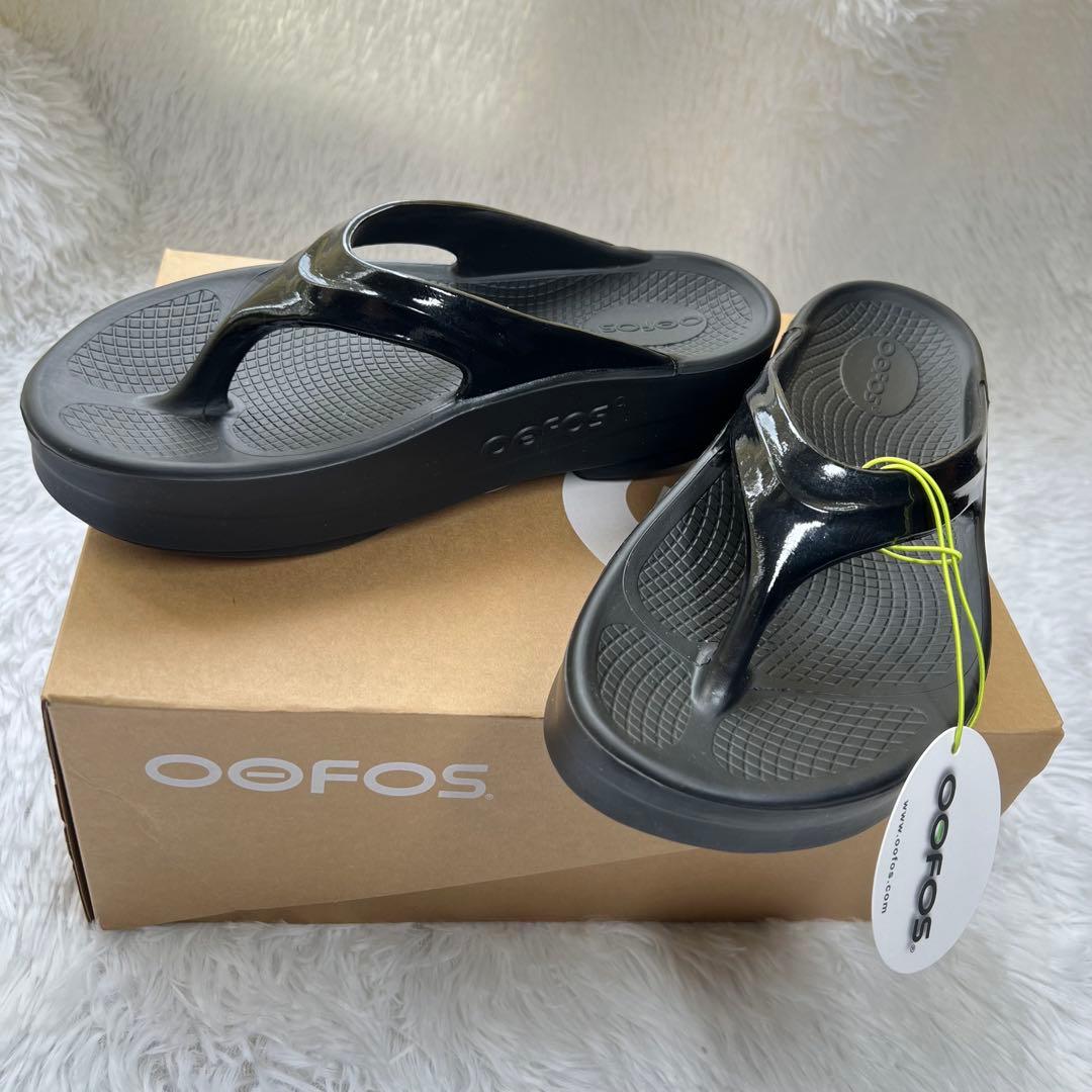 正規品 レディース　OOFOS ウーフォス ウーメガ 黒OOMEGA 箱付き25