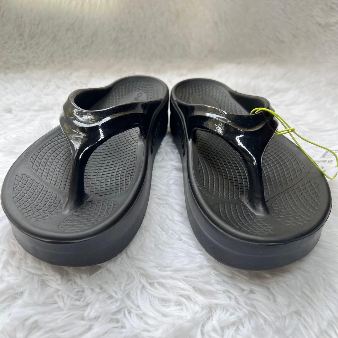 正規品 レディース　OOFOS ウーフォス ウーメガ 黒OOMEGA 箱付き25