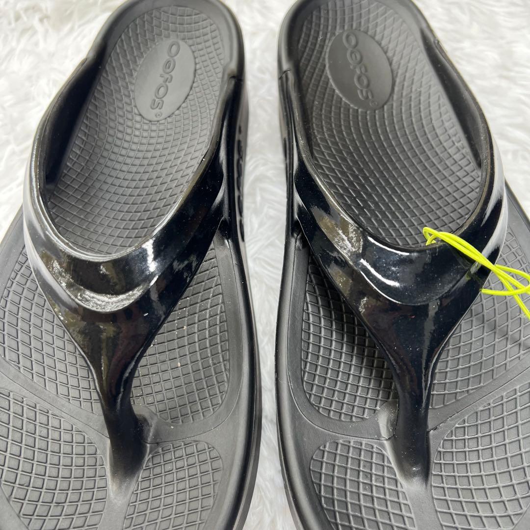 正規品 レディース　OOFOS ウーフォス ウーメガ 黒OOMEGA 箱付き25