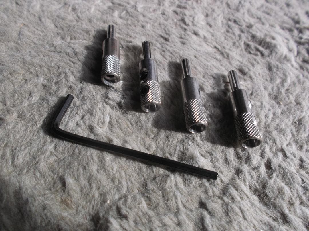 オヤイデOYAIDE SRBNバナナプラグ　未使用箱付き 4個組