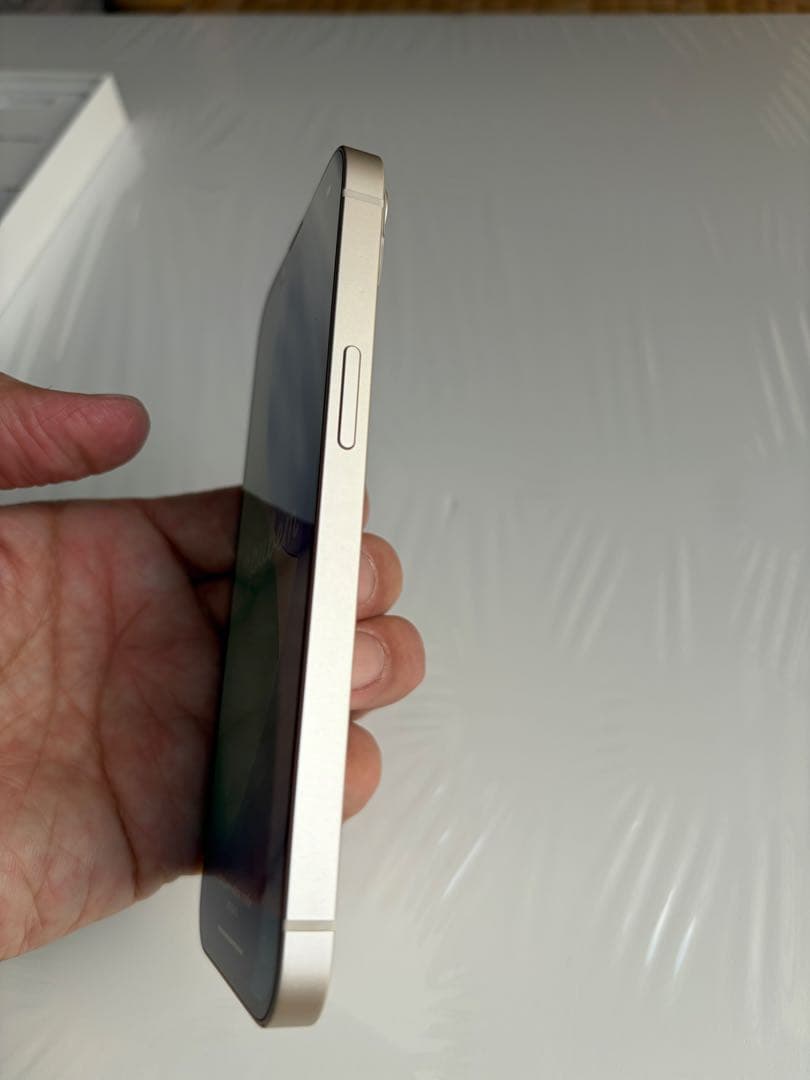 Apple iPhone 13 本体 ホワイト　ケース　充電ケーブル付き