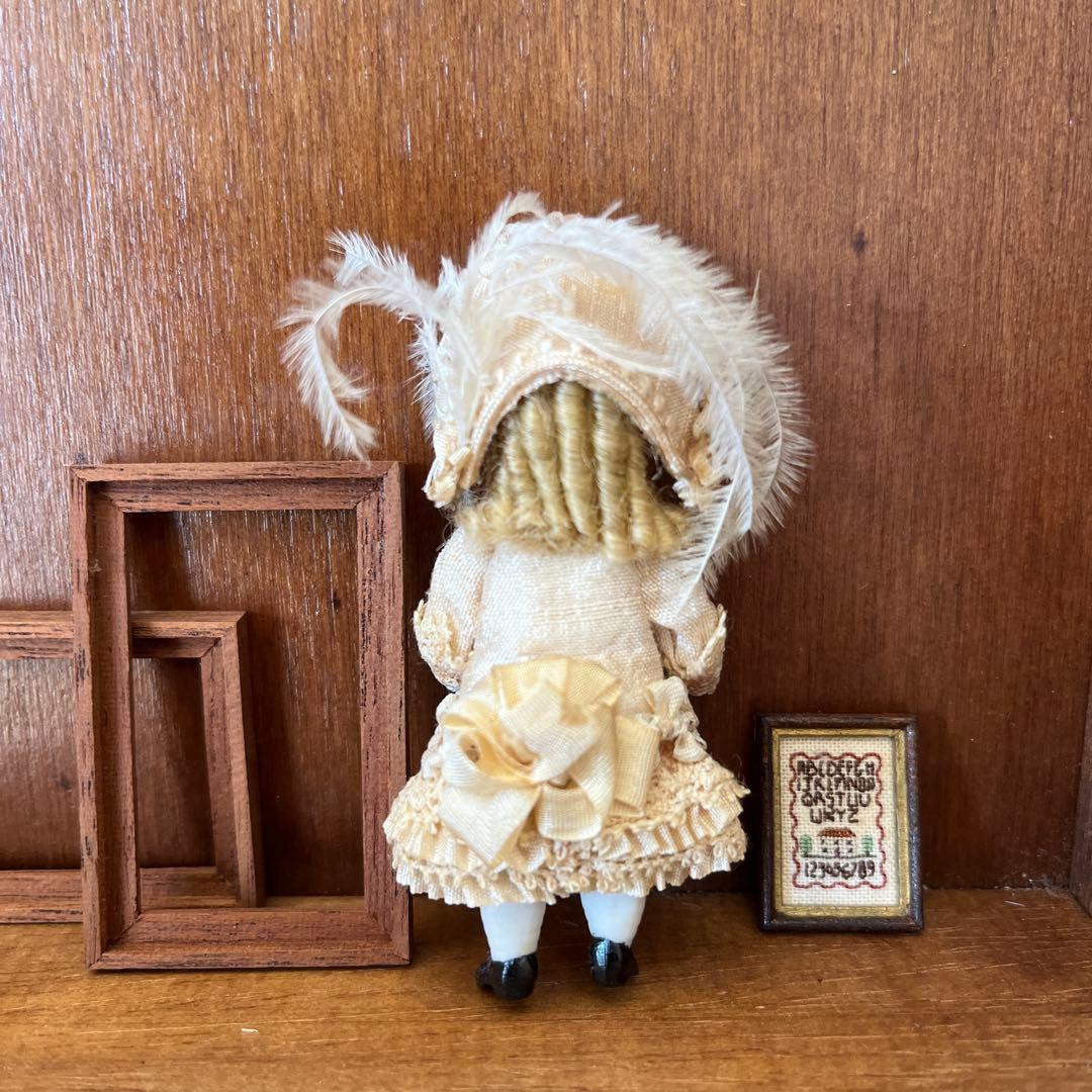 ミニチュアドール　ビスクドール