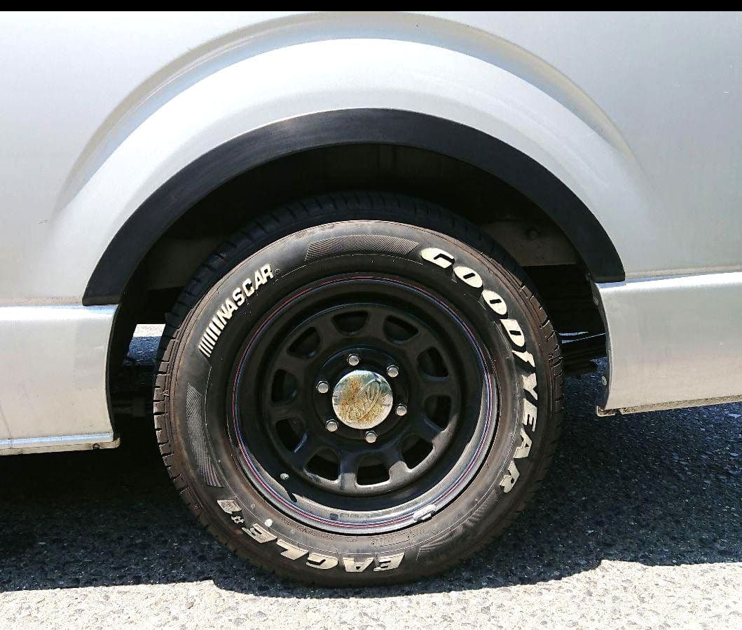 ハイエース オーバーフェンダー ビス止め ローダウンルック 車検対応