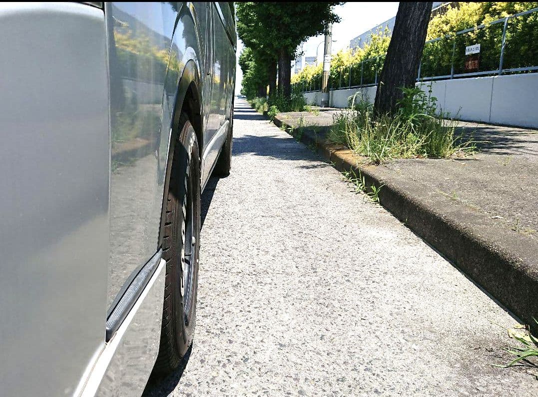 ハイエース オーバーフェンダー ビス止め ローダウンルック 車検対応