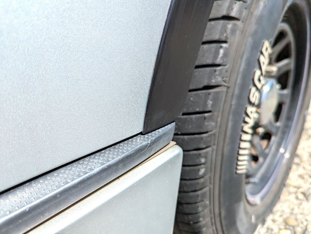 ハイエース オーバーフェンダー ビス止め ローダウンルック 車検対応