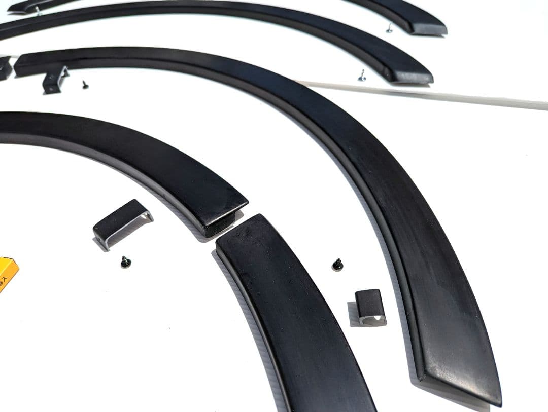 ハイエース オーバーフェンダー ビス止め ローダウンルック 車検対応