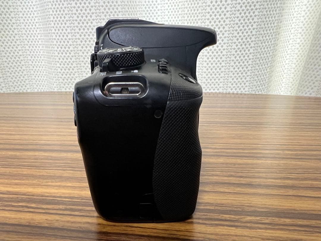 ゆ*中様 Canon EOS Kiss X7 デジタル一眼レフカメラ　キャノン