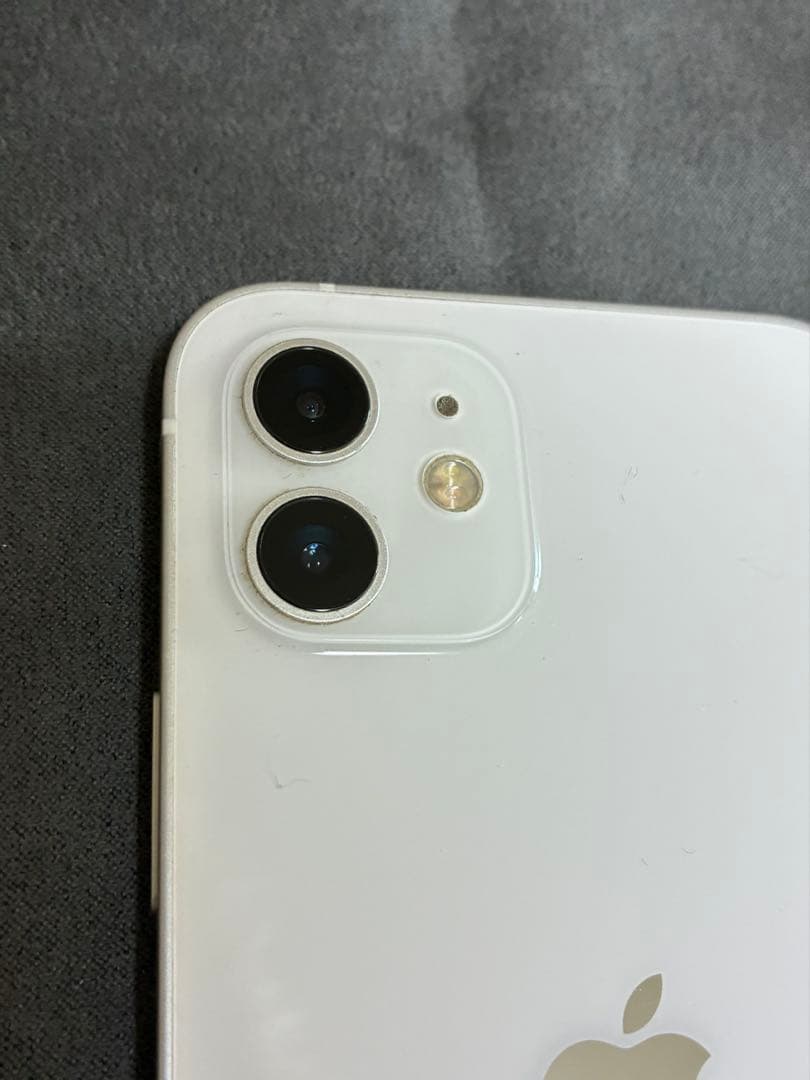 iPhone 12 128GB ソフトバンク SIMフリー ホワイト 外カメボケ