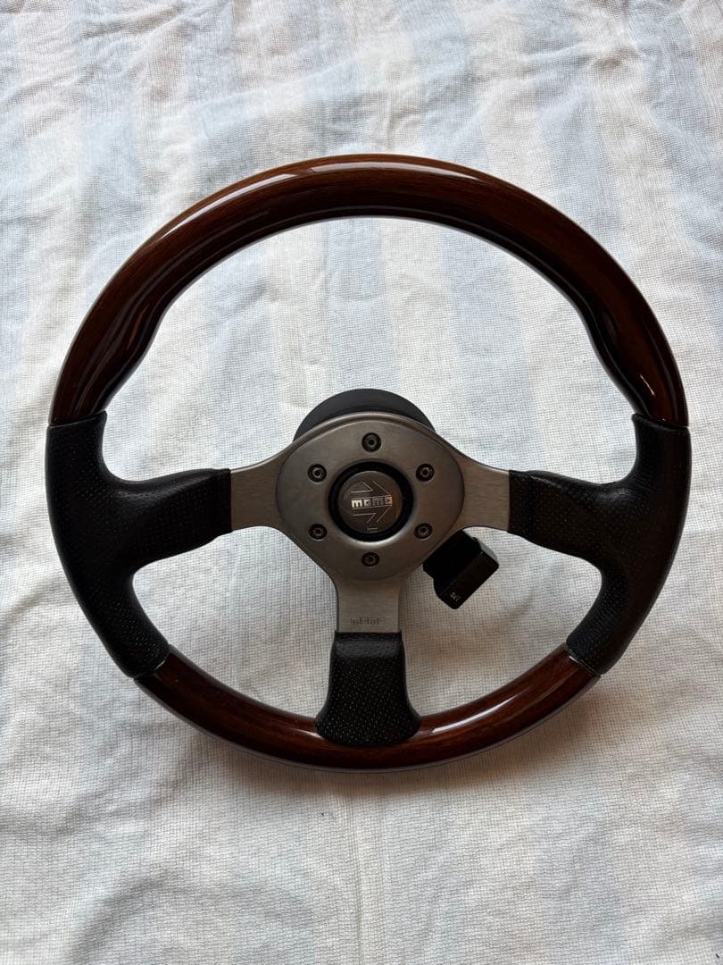 momo ステアリングホイール 35π