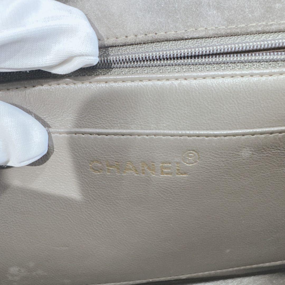 D*A様 CHANEL グレー スエード ショルダーバッグ マドモアゼル