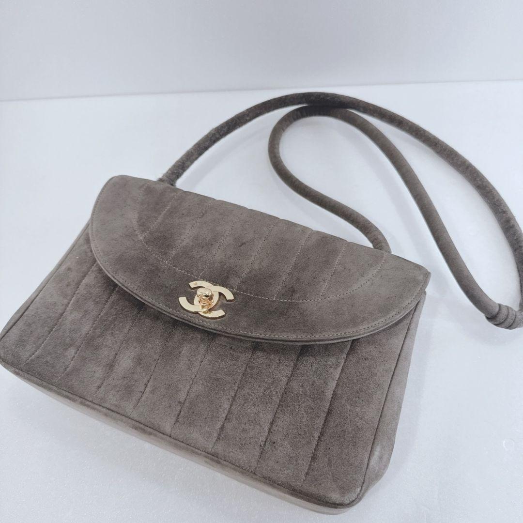 D*A様 CHANEL グレー スエード ショルダーバッグ マドモアゼル