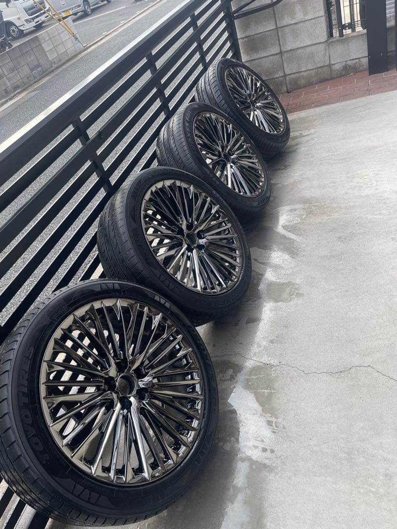 ＷＡＬＤジェニュインラインＦー００１２０インチホイールタイヤセットガリ傷一切なし