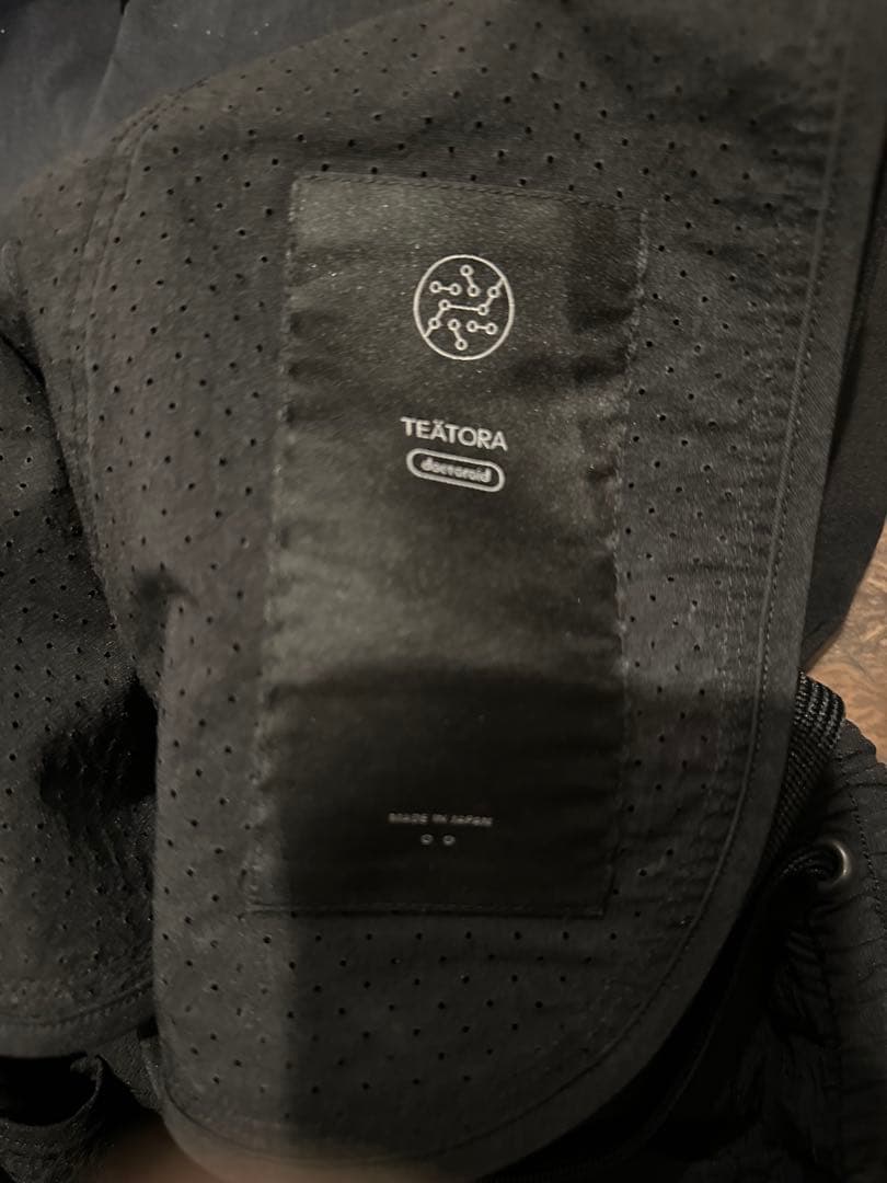 テアトラ　スラックス　パンツ　ブラック