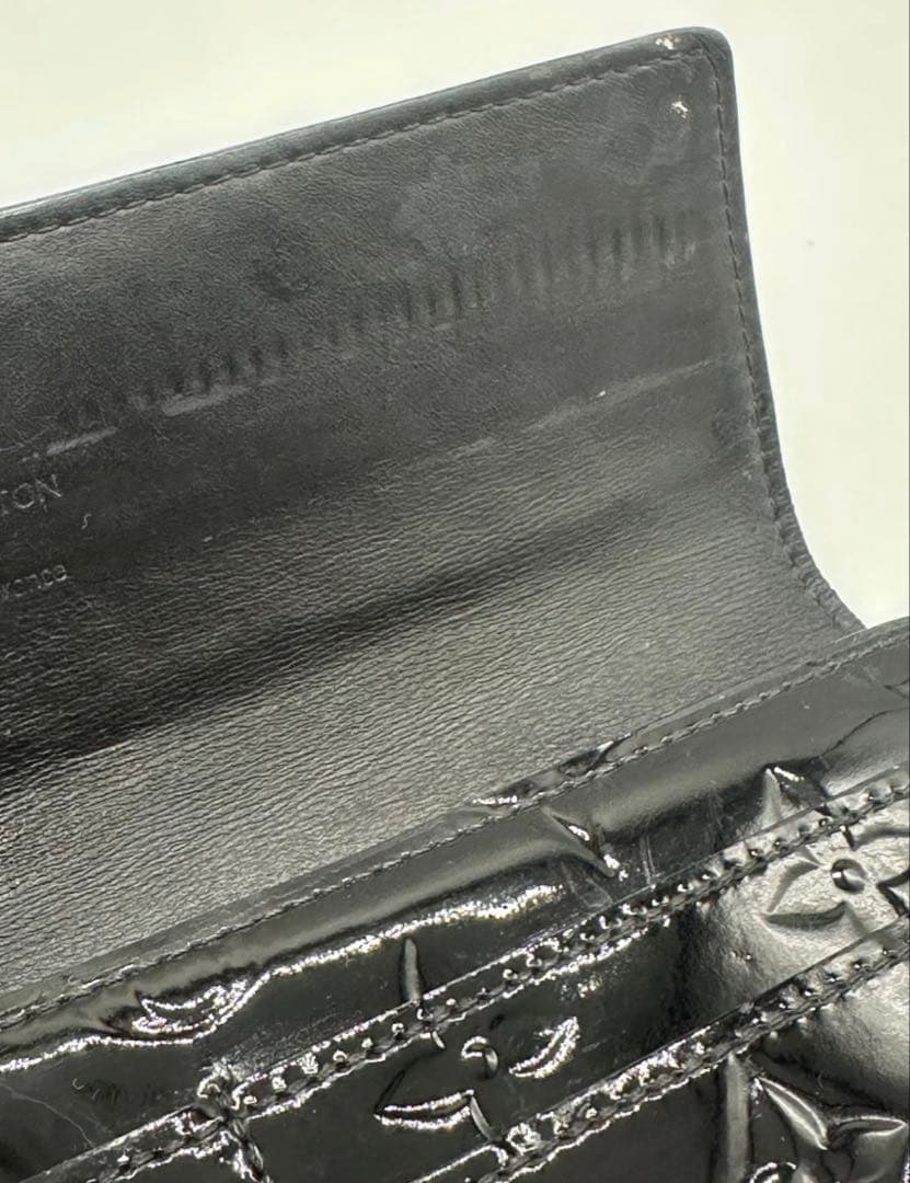 ルイヴィトン ヴェルニ ポルトフォイユ サラ　M90080