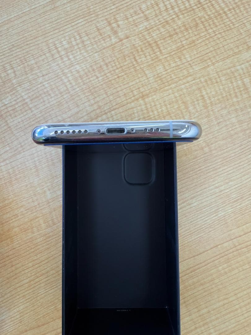 Apple iPhone 11 Pro シルバー　本体