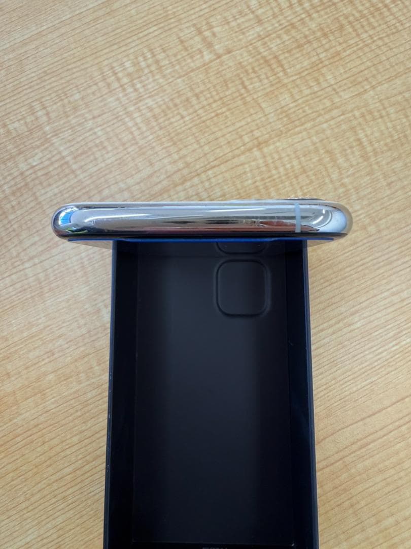 Apple iPhone 11 Pro シルバー　本体