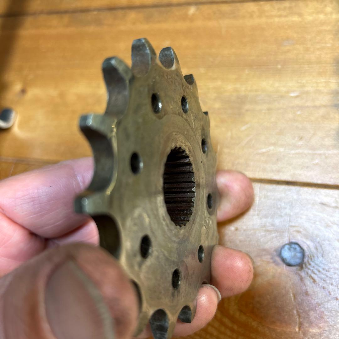 SRX600 ハブ & スプロケット