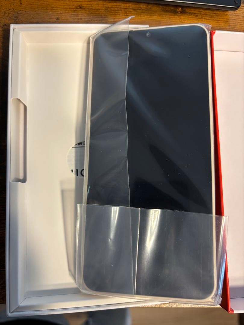 docomo AQUOS wish 4 本体　ホワイトSIMフリー