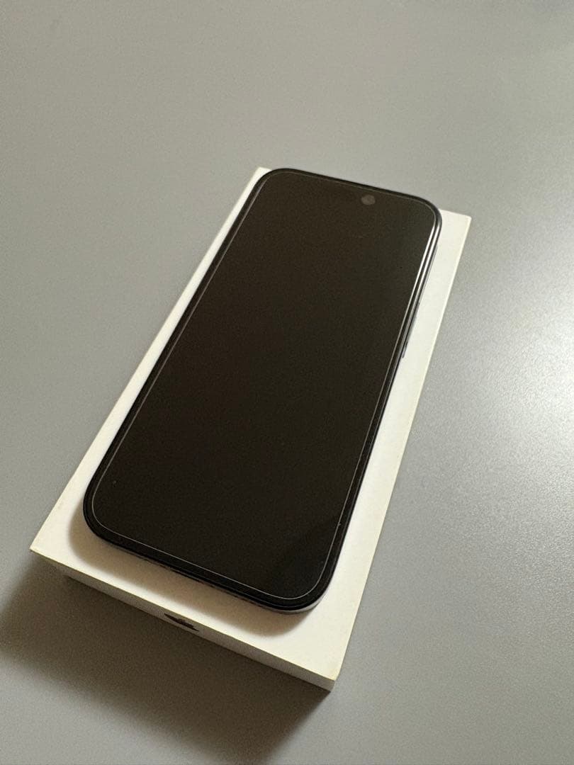 【美品】Apple iPhone15 128GB ブラック SIMフリー