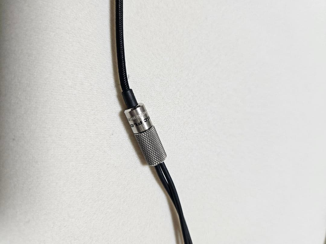 イヤホン Atomic Floyd SuperDarts Titanium