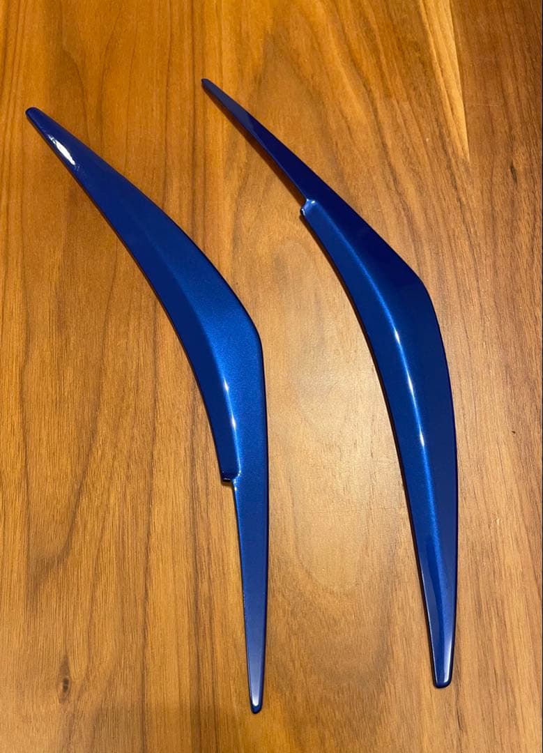 新型レヴォーグ KUHL アイライン WRブルー 【美品】