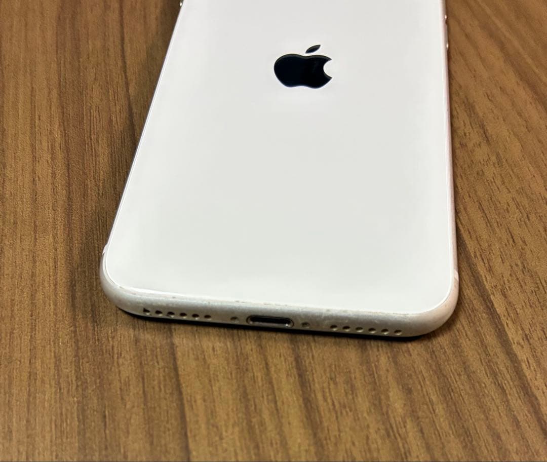 iPhone SE 第3世代 64GB SIMフリー スターライト　①