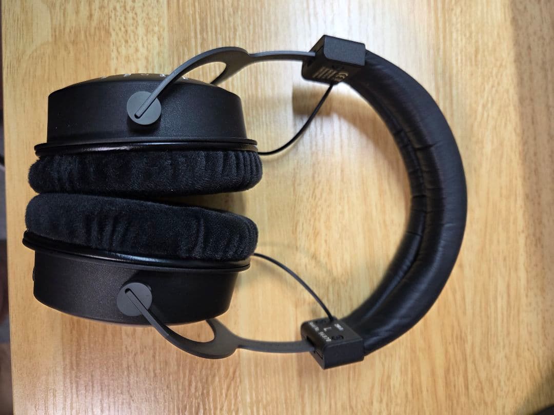 ヘッドホン Beyerdynamic DT 1990 PRO