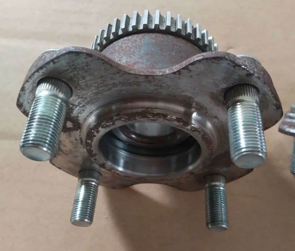 専用　keiワークス　リヤ　ハブベアリング　2個　スズキ純正品　約1000キロ位