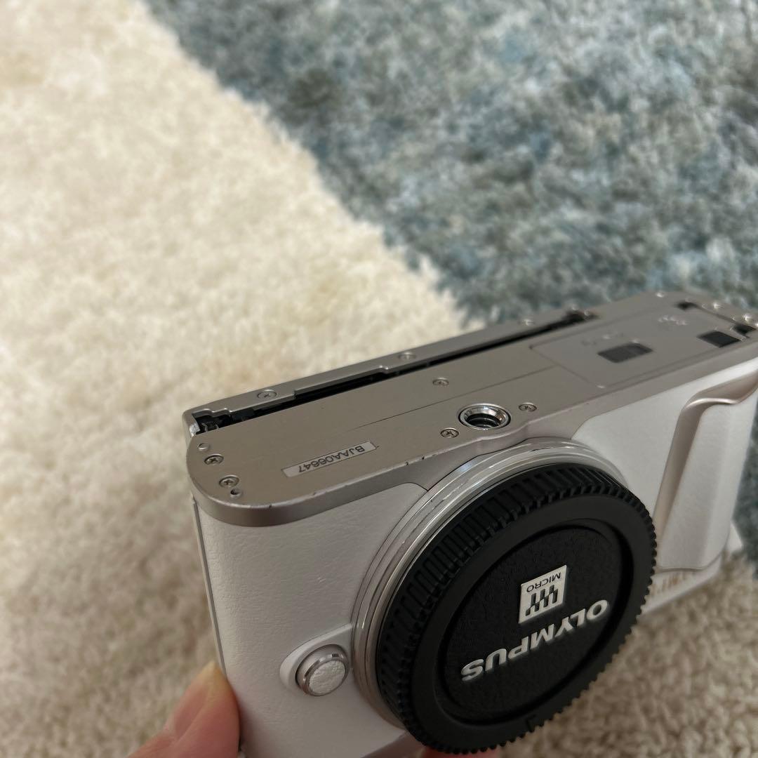 OLYMPUS PEN E-PL10 ホワイト