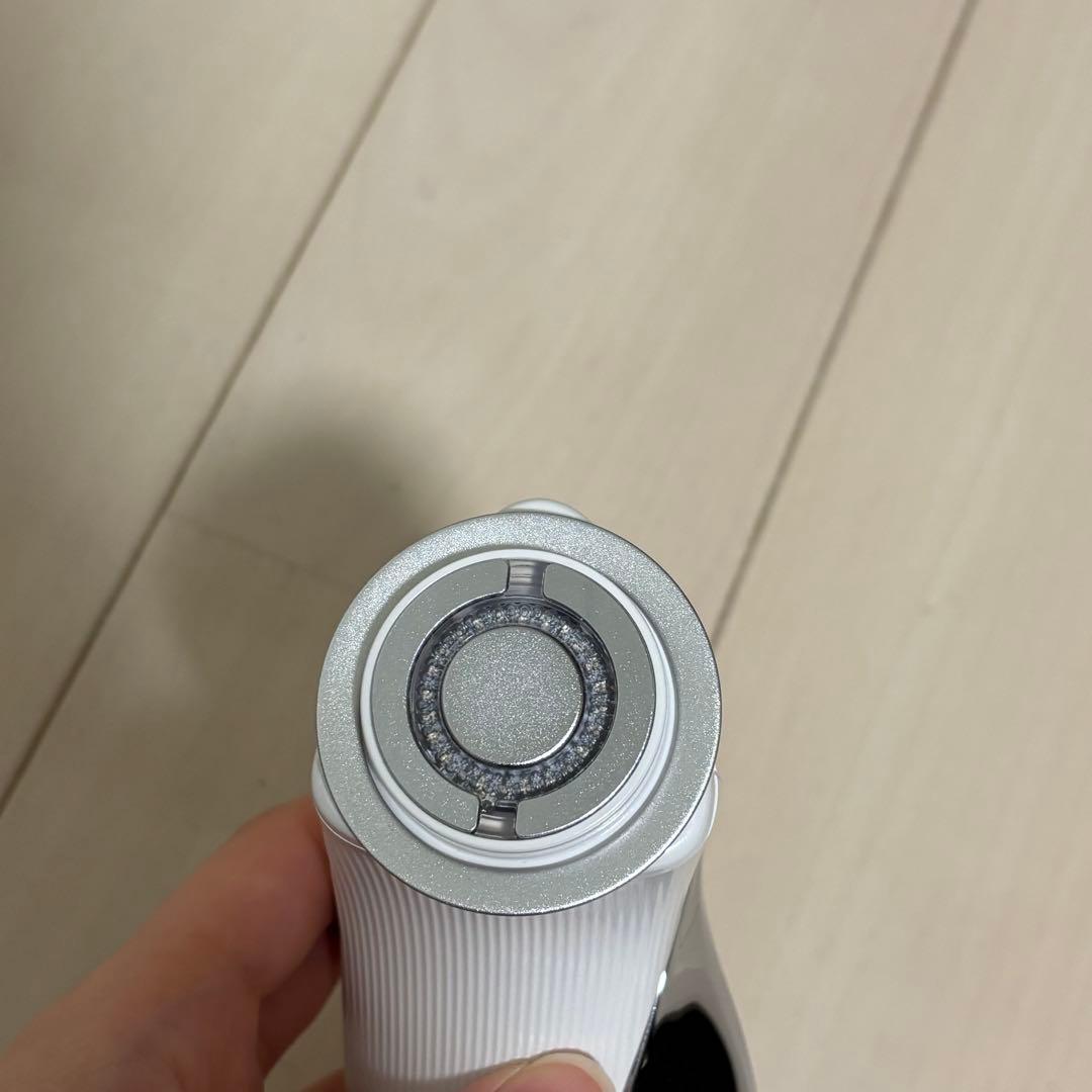 ReFa Beautech RAISE 美顔器　ビューティックレイズ　ホワイト