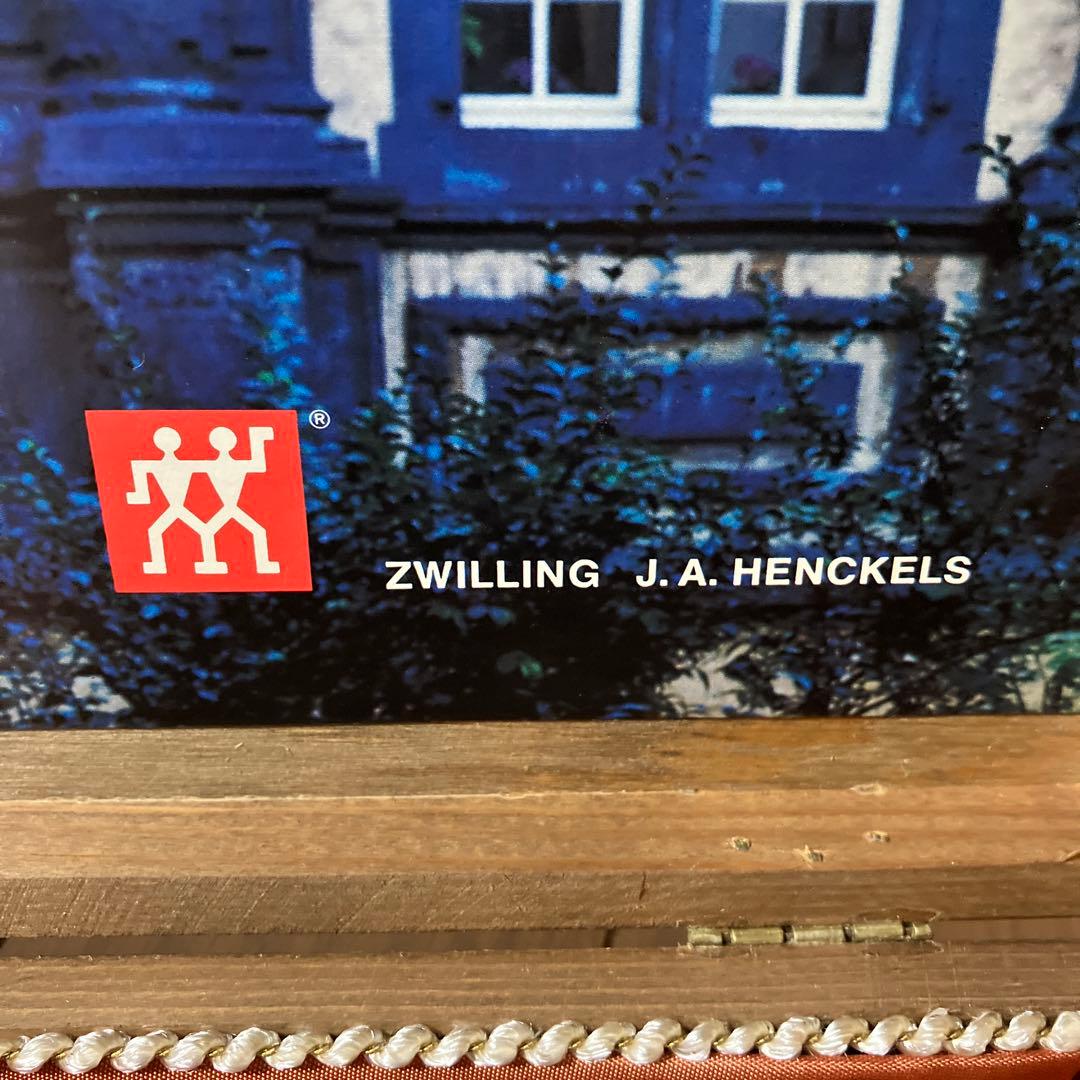 ゾーリンゲンの鹿柄カービングナイフ&フォークセット