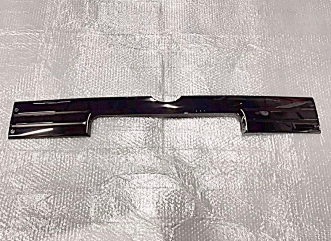 純正　ダイハツ　タフト　フロントガーニッシュ/バックドアガーニッシュ　TAFT